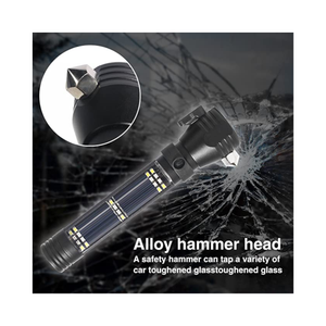 مصباح يدوي تكتيكي متعدد الوظائف يعمل بالطاقة الشمسية للطوارئ بتصميم مقاوم للماء، مزود برأس مطرقة من سبائك معدنية، وقاطع وبوصلة