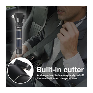 مصباح يدوي تكتيكي متعدد الوظائف يعمل بالطاقة الشمسية للطوارئ بتصميم مقاوم للماء، مزود برأس مطرقة من سبائك معدنية، وقاطع وبوصلة