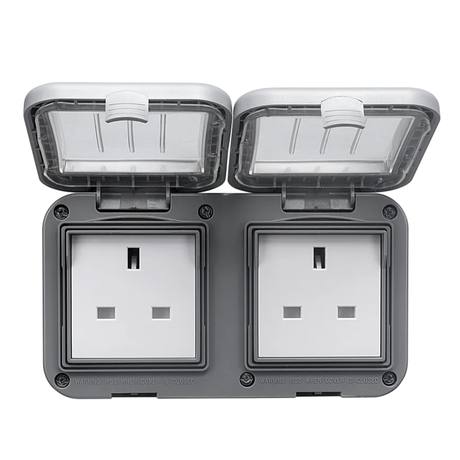 بي جي مقبس مزدوج غير مزود بمفتاح بقدرة 13 أمبير مقاوم للعوامل الجوية بدرجة حماية IP55