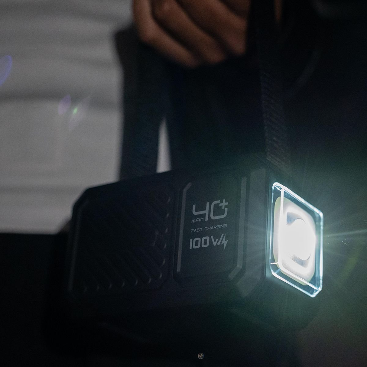 Goui Beast 40000mAh With 100W + Light - Black