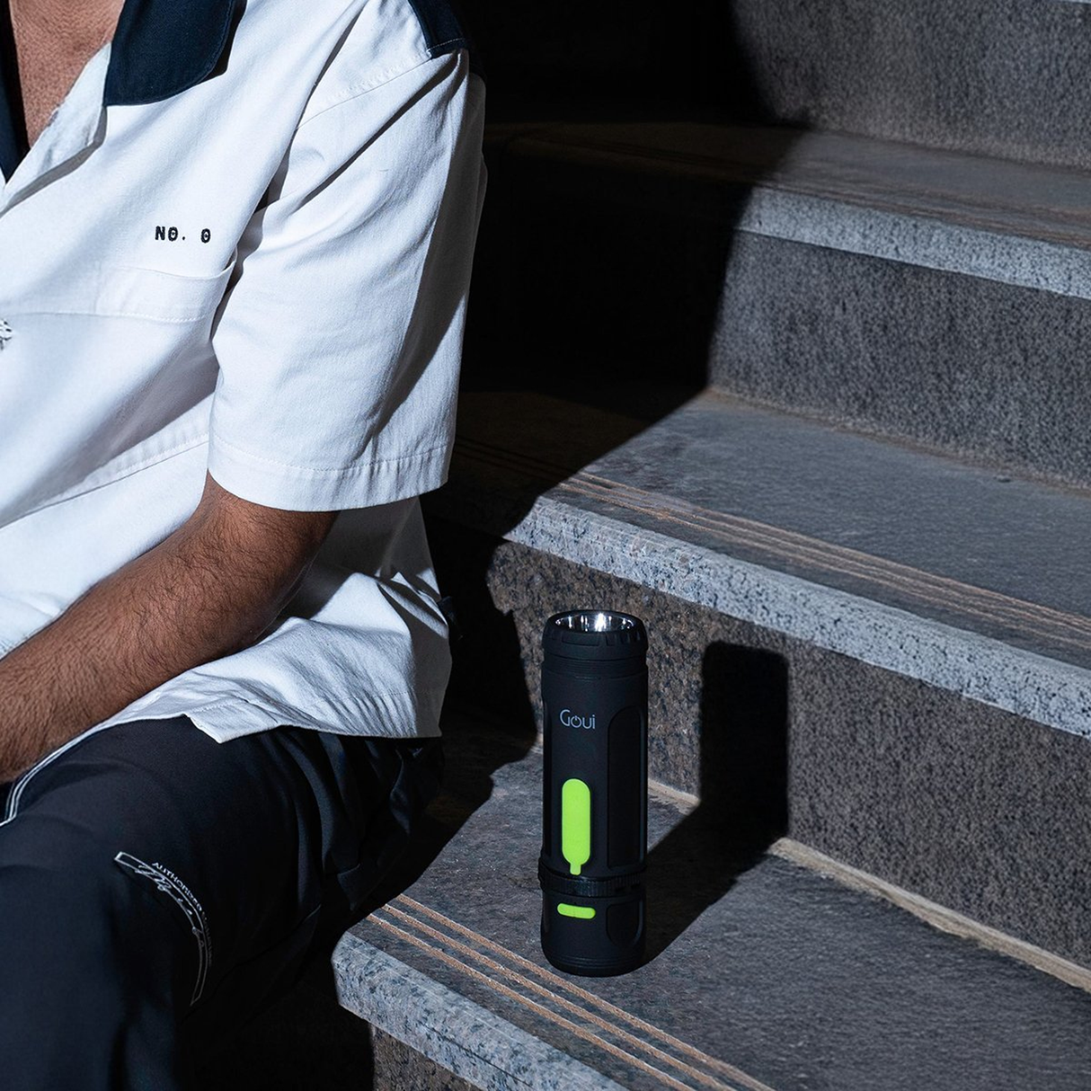 Goui Multifintional Camp light + Spekar + Power Bank 4000mAh - Black