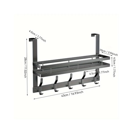 علاقة ملابس مثبتة على الحائط مع رفوف